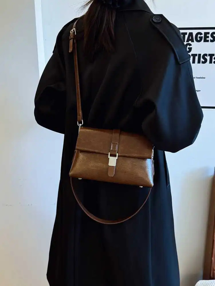 Advanced Texture Womens Bag Autumn Winter Vintage Solid Commuting One Shoulder Bags Versatile Crossbody Small Square Pack 250402