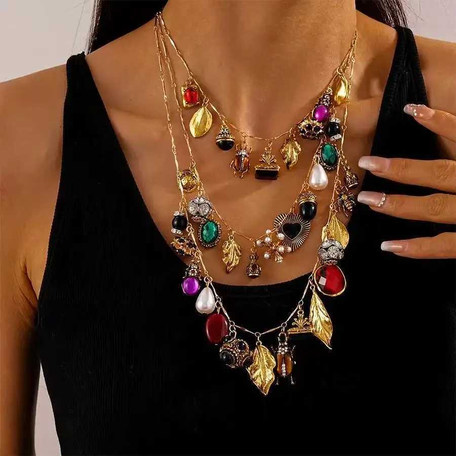 ZAA Multi-layer Woven Heart-shaped Leaf Insect Flower Pendant NecklaceXJ251104