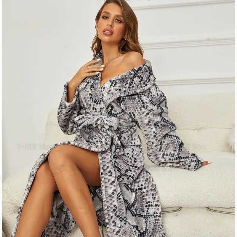 Sexy Snake Skins Robe Women Warm Winter Sleepwear Flannel Kimono Bathrobe Shower Robes Loose Long Home Dressing Fown Nightgown C251104