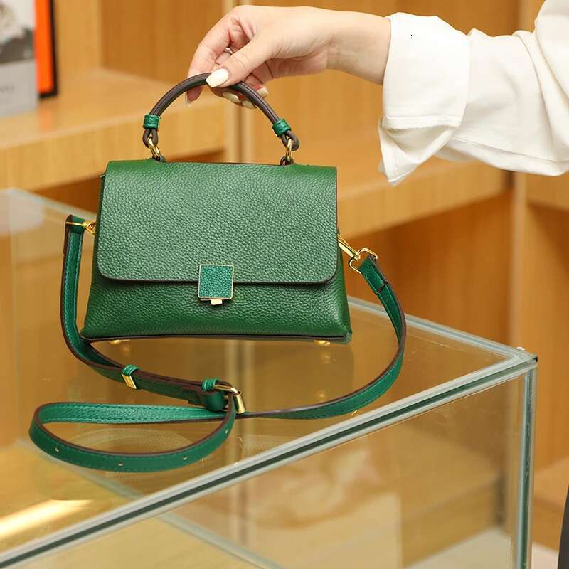 Cowhide Women's 2023 Winter New Genuine Leather Single Soft Messenger Bag Women High-Capacity Handbag