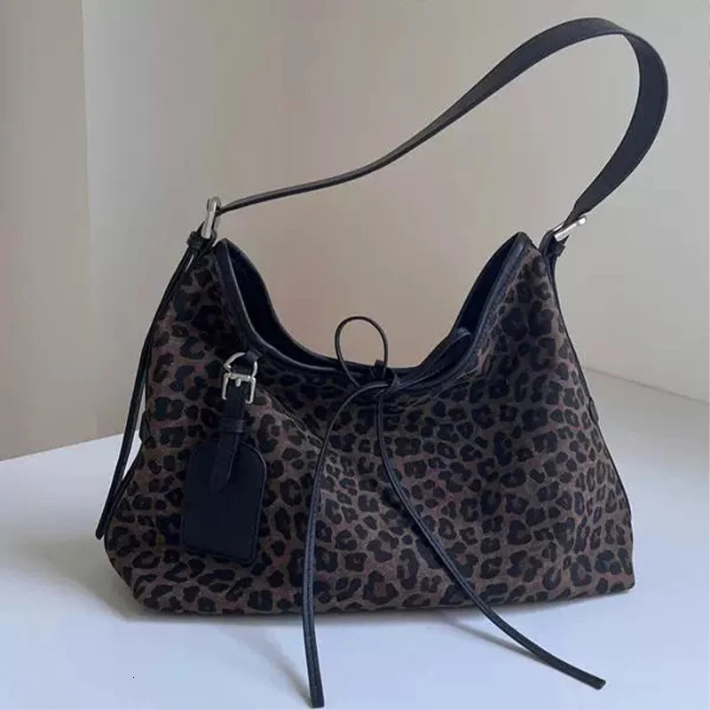 Korean Leopard Print Bow Shoulder Bag Niche Soft Leather Underarm Bag Casual Retro Shoulder Messenger Bag 251029