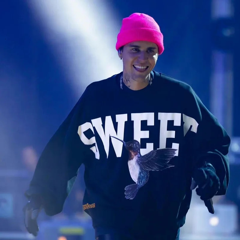 Fashion Menswear Europe and The United States Bieber Hummingbird Print Loose Round Neck Plus Fleece Hoodie Personality 250321