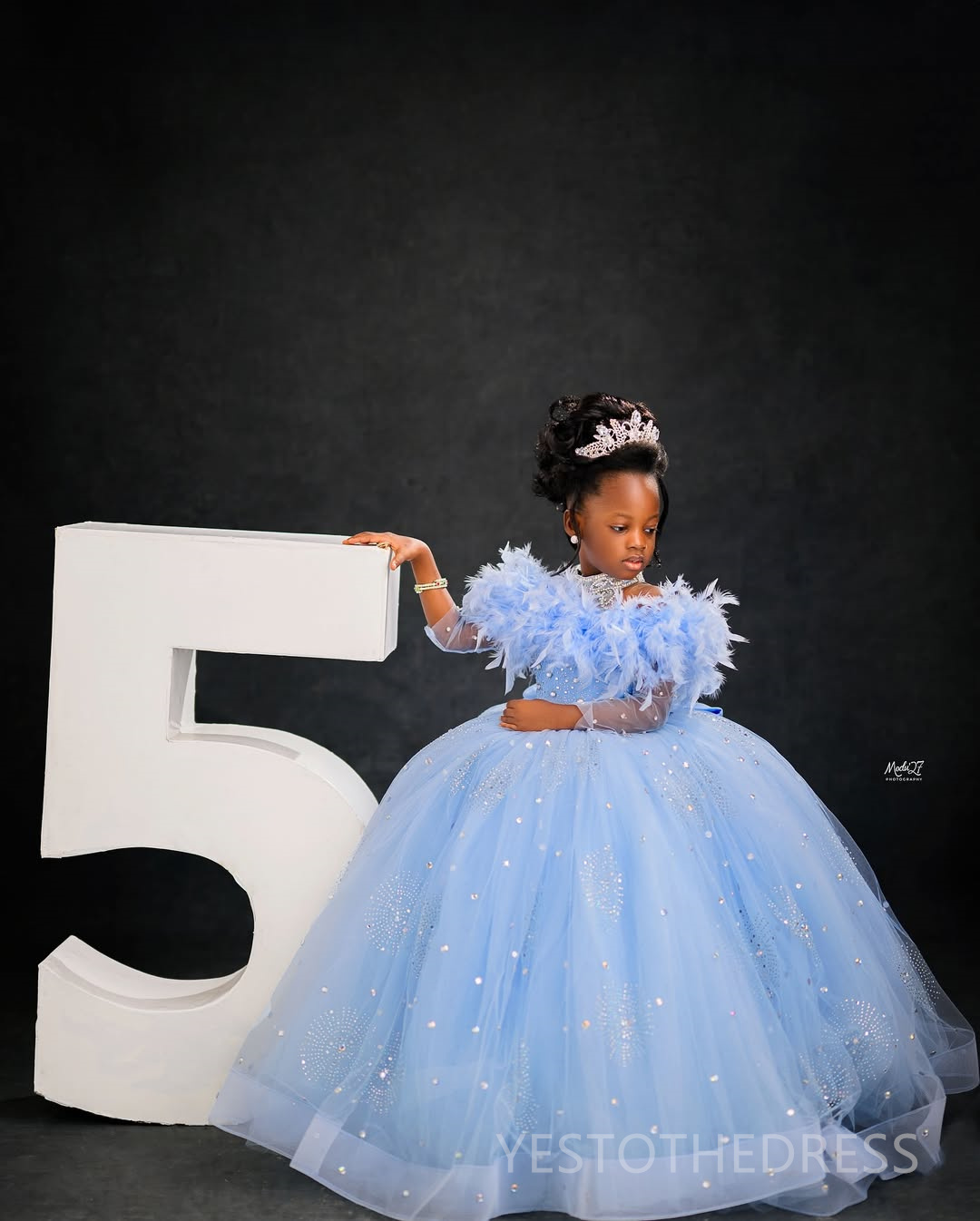 2025 Aso Ebi Blue Flower Girl Dresses Children Birthday Dress Illusion Feather High Neck Rhinestones Tiered Tulle Princess Queen Ball Gown For Marriag