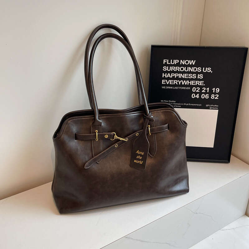 2025 New Simple Vintage Handheld Commuter for Women High-end Large Capacity Shoulder Bag