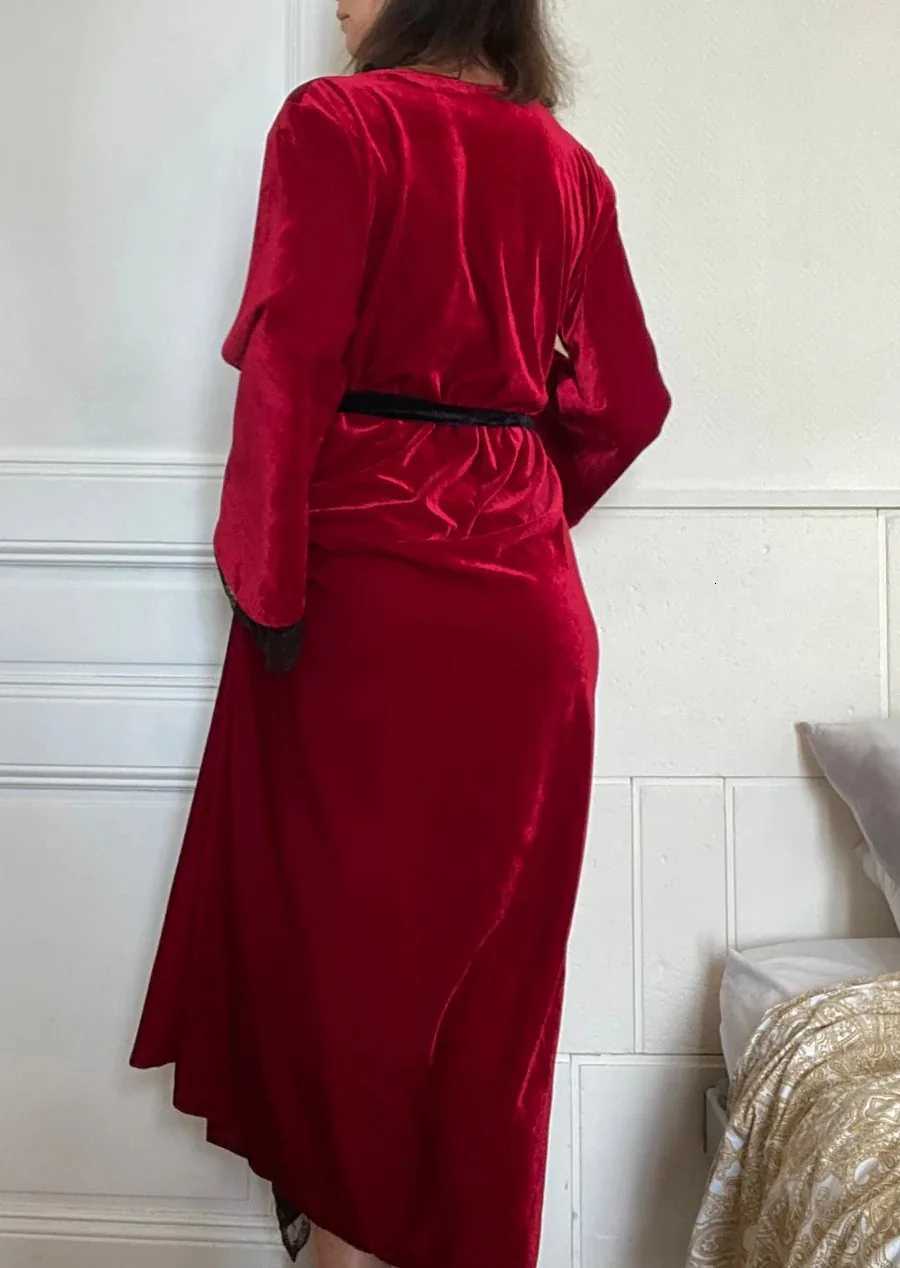Sexy Velvet Robes for Women Long Sleeve Belted Lace Trim Bathrobe Soft Loungewear Ladies Sleepwear C251104