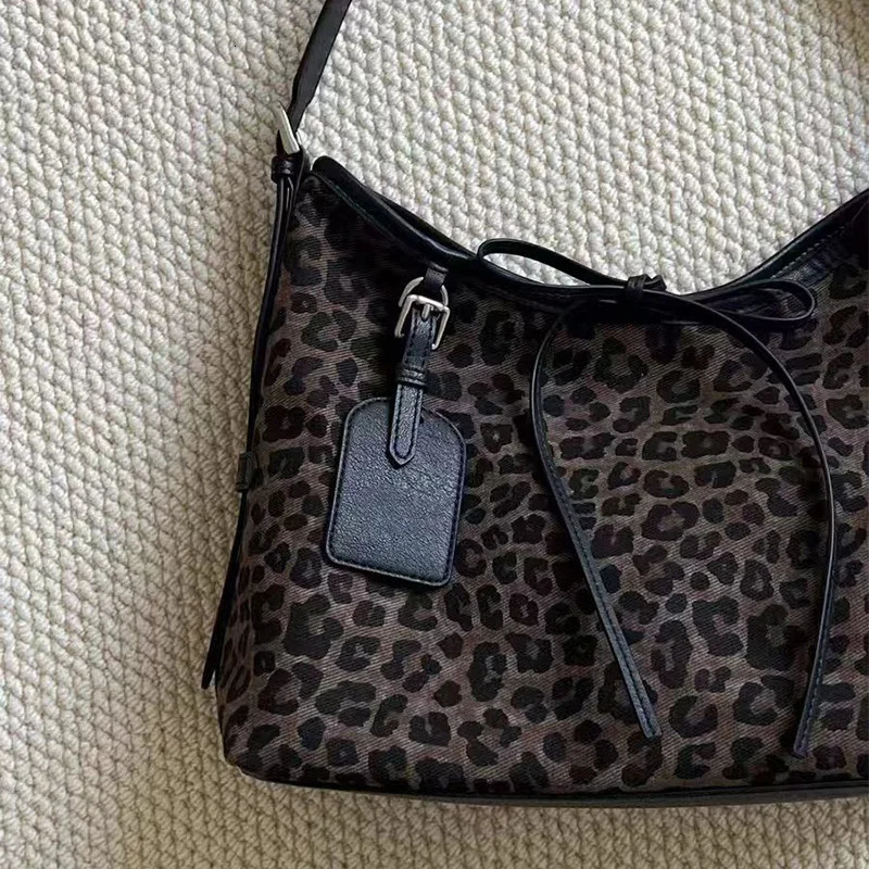 Korean Leopard Print Bow Shoulder Bag Niche Soft Leather Underarm Bag Casual Retro Shoulder Messenger Bag 251029
