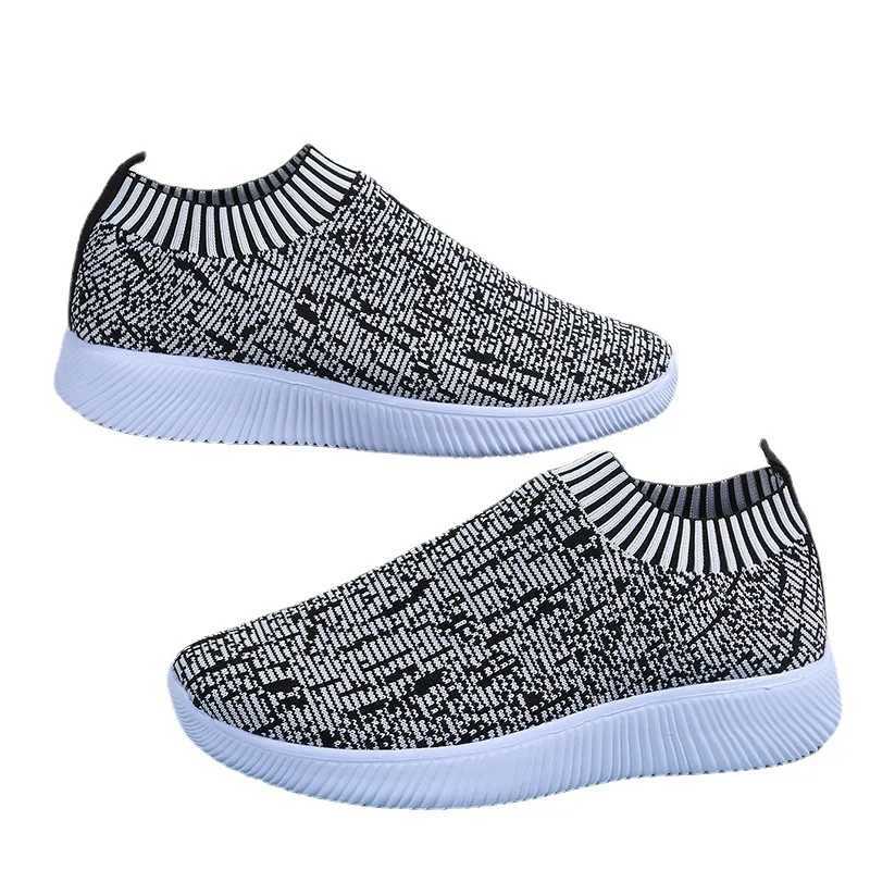 2022 Womens Sports Shoes Fashion Socks Shoes Breathable Casual Sports Shoes Summer Vulcanized Shoes Womens Machine Tenis Feminino Apartment Z250403