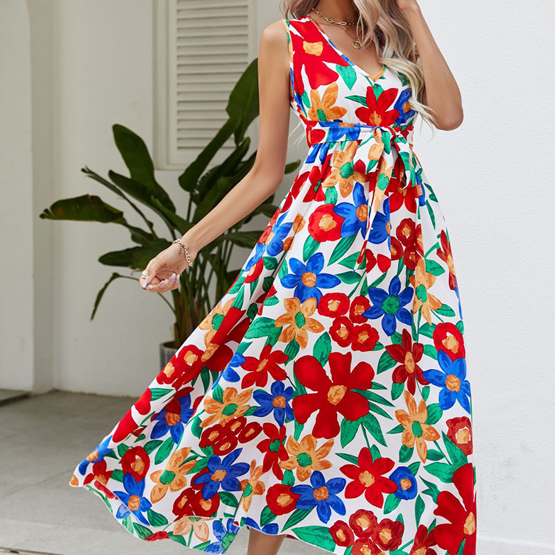 2025 Summer New Vacation V-neck Waist with Large Flower Beach Dress