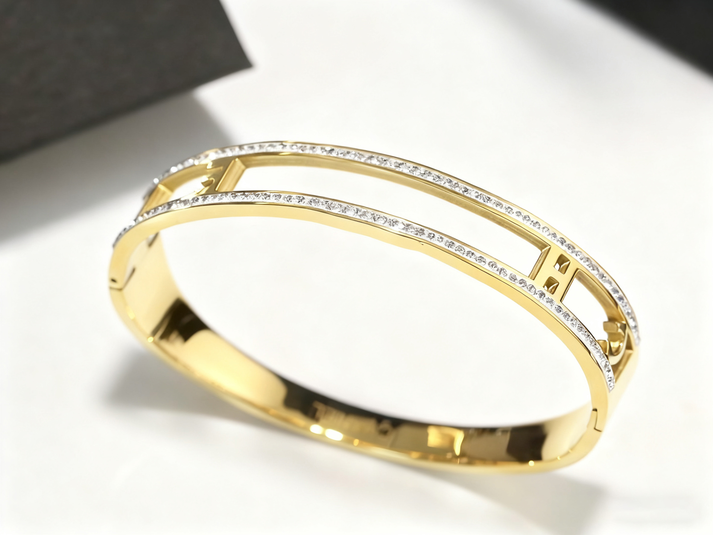 Elegant Dual Line Gemstone Fashion Bracelet - Chic Jewelry Accessory M