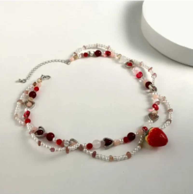 2023 Handmade Strawberry Necklace Pearls Beaded Y2K Necklace Choker Beautiful Glass Beaded Necklace Adjustable Cute GiftsXJ251104