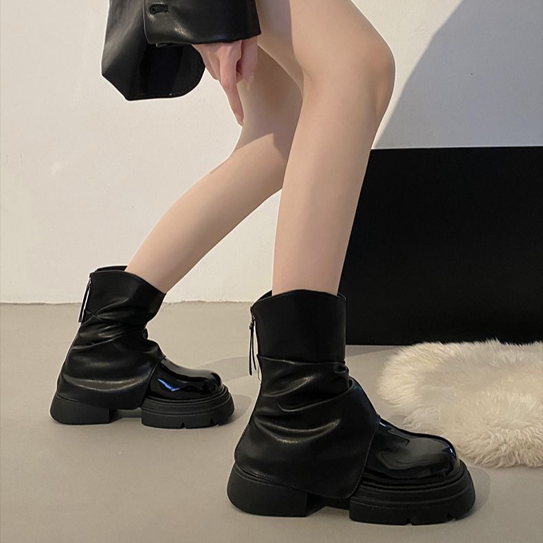 2025 new super hot thick sole multifunctional black women's single leg shorts, high-end designer fashion American boots