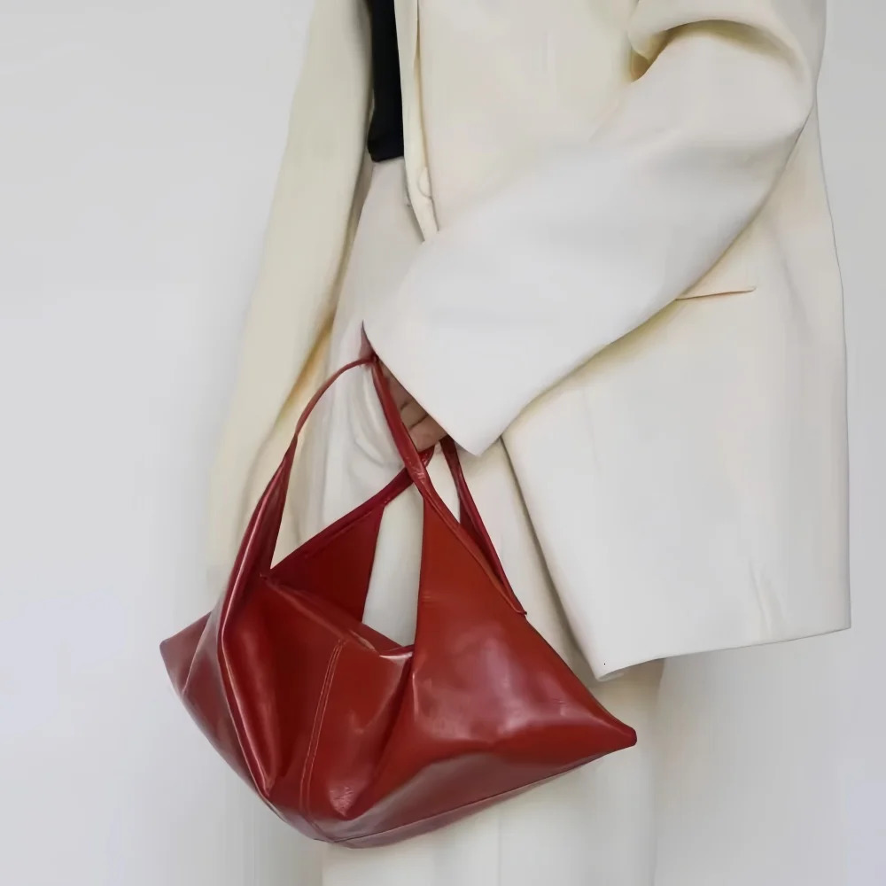 Vintage Red Bull Horn Bag Oil Wax Soft Leather Light Handbag Ten Font Garbage Bag 250402