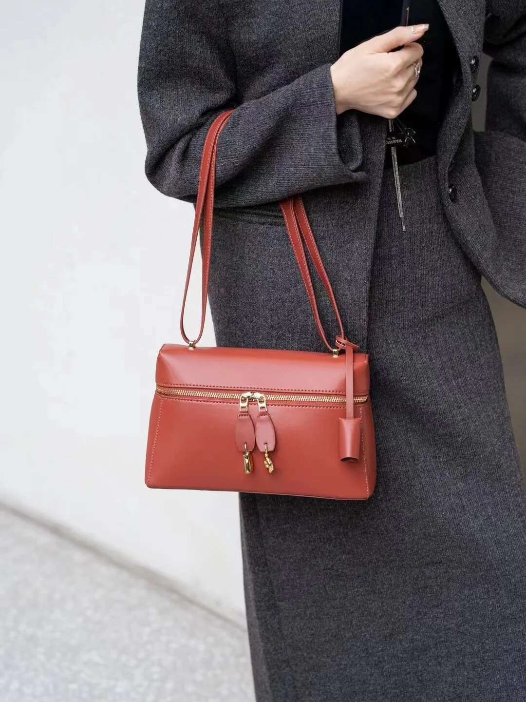 2025 New Small Square Baotou Layered Leather Women's Handbag Single Shoulder Crossbody Bag