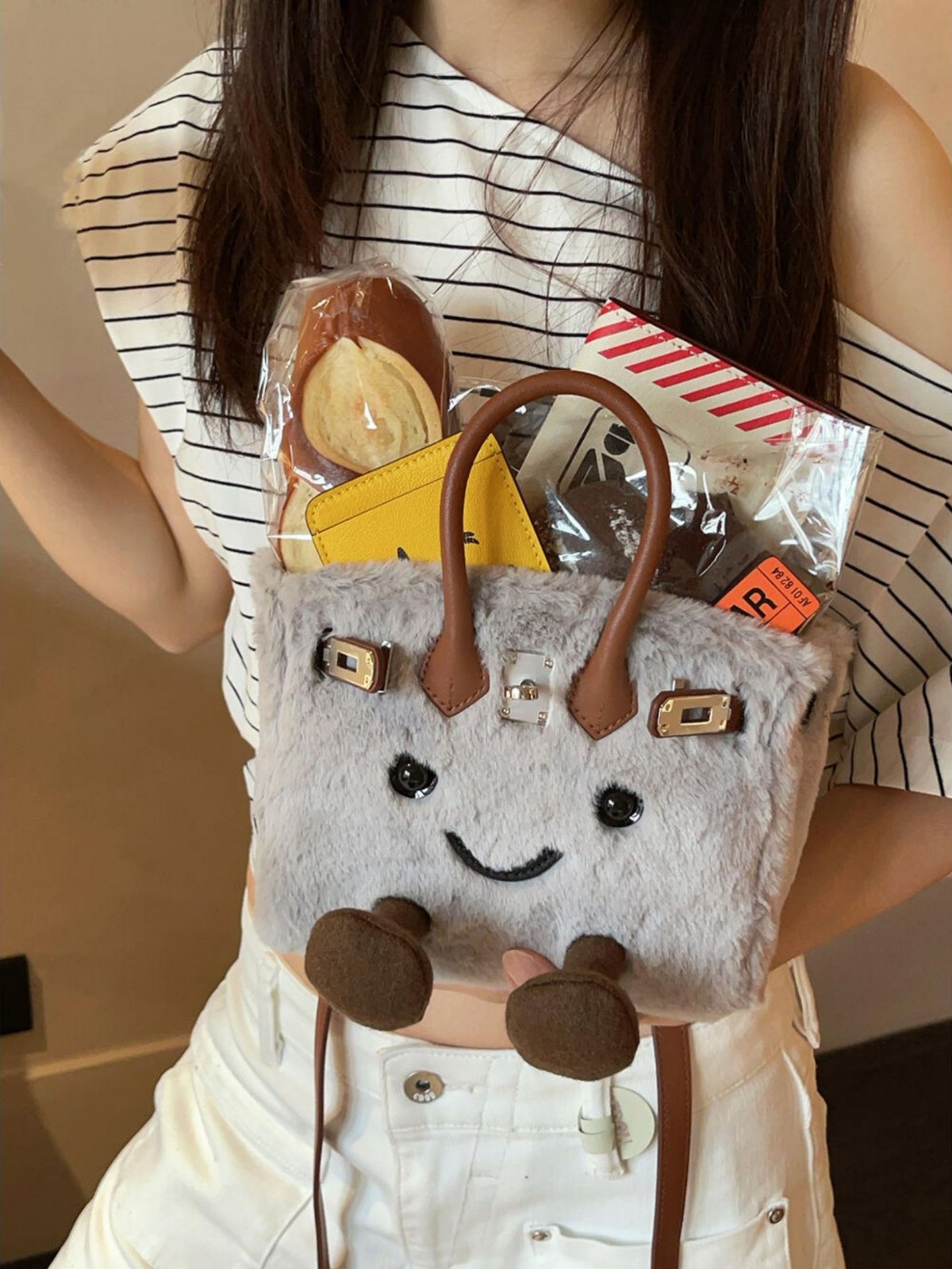 Luxury Designer 2025 Autumn/Winter New Cute Cartoon Smile Plush Crossbody Bag Large Capacity Commuter Versatile Kailin Handbag for Women