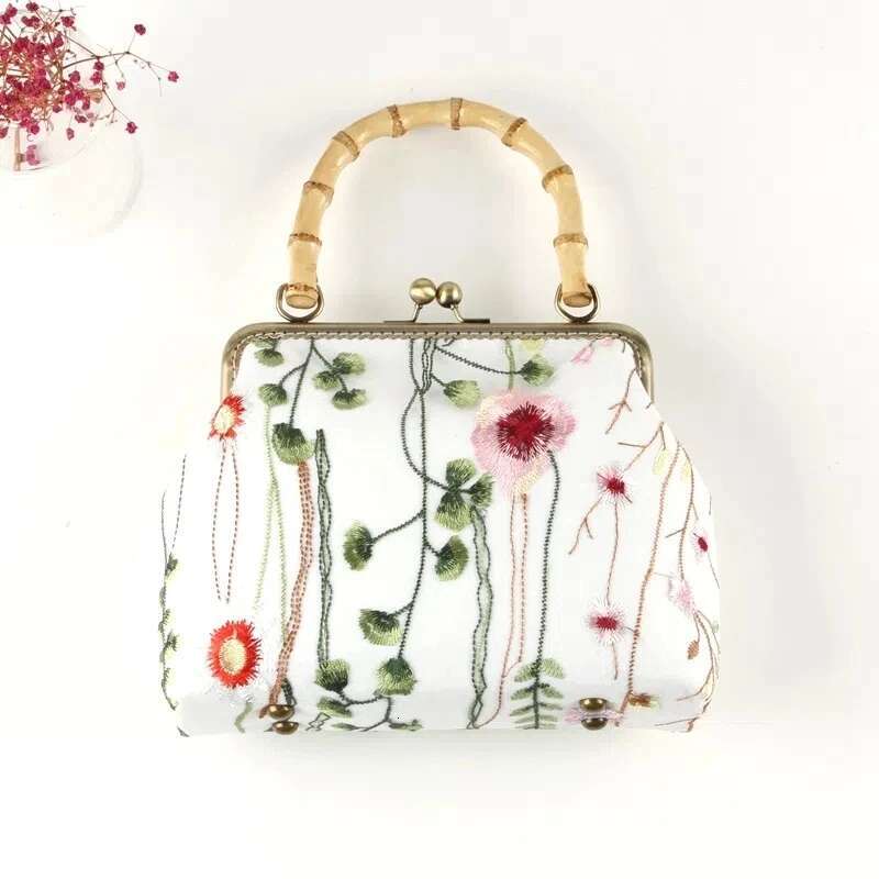 NEW Embroidery Wers Spring Shell Lock Hand Bags Chic Lay Women's Handbags Purses Chain Women Shoulder Crossbody Bag