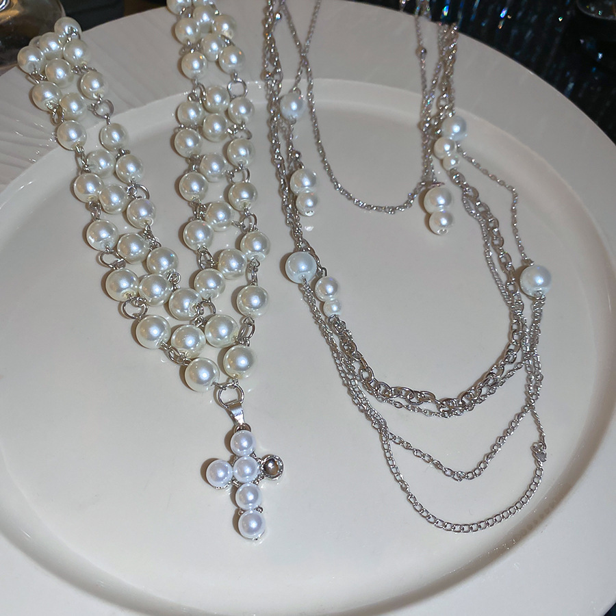 European and American Cross Pendant Pearl Necklace Vintage Elegant High-end Clavicle Chain Light Luxury Niche Jewelry for Women - view 6