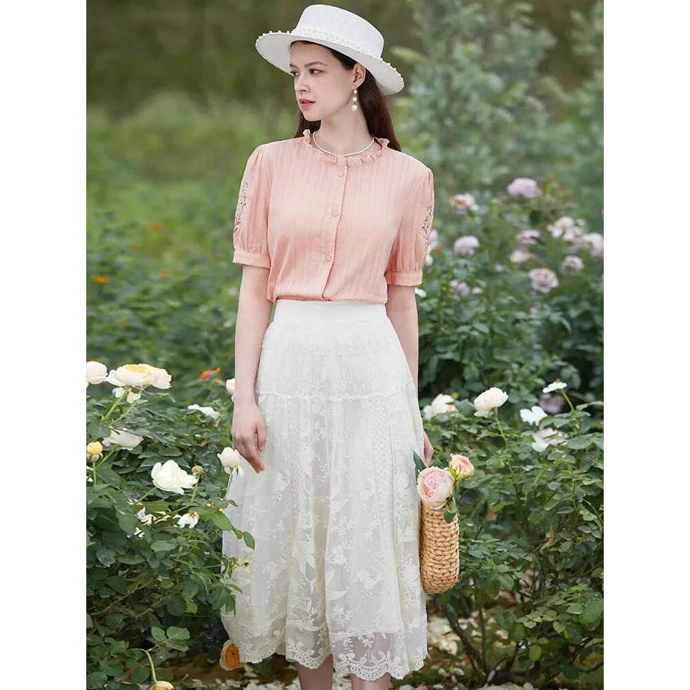 Shirt & Blouse Women Stand Collar Embroidery Short Sleeve Summer New Fresh Temperament Shirts Lady