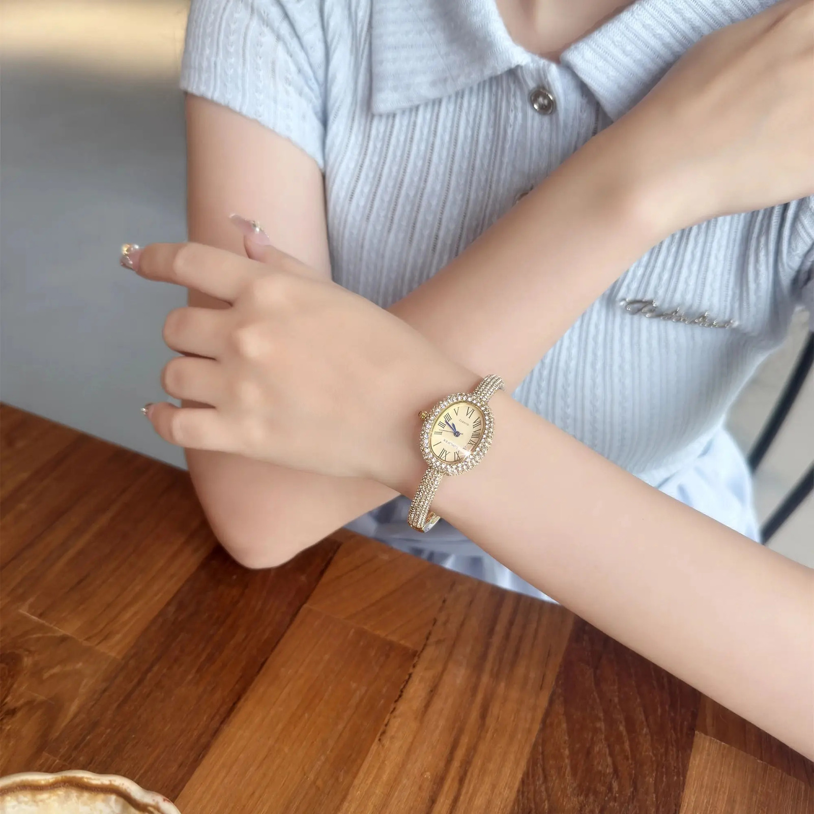 Elegant ladies Bracelet Wrist Watch Roman Numeral Inlaid Rhinestones Oval Waterproof Womens Quartz Watch Reloj 251031