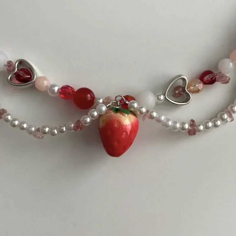 2023 Handmade Strawberry Necklace Pearls Beaded Y2K Necklace Choker Beautiful Glass Beaded Necklace Adjustable Cute GiftsXJ251104