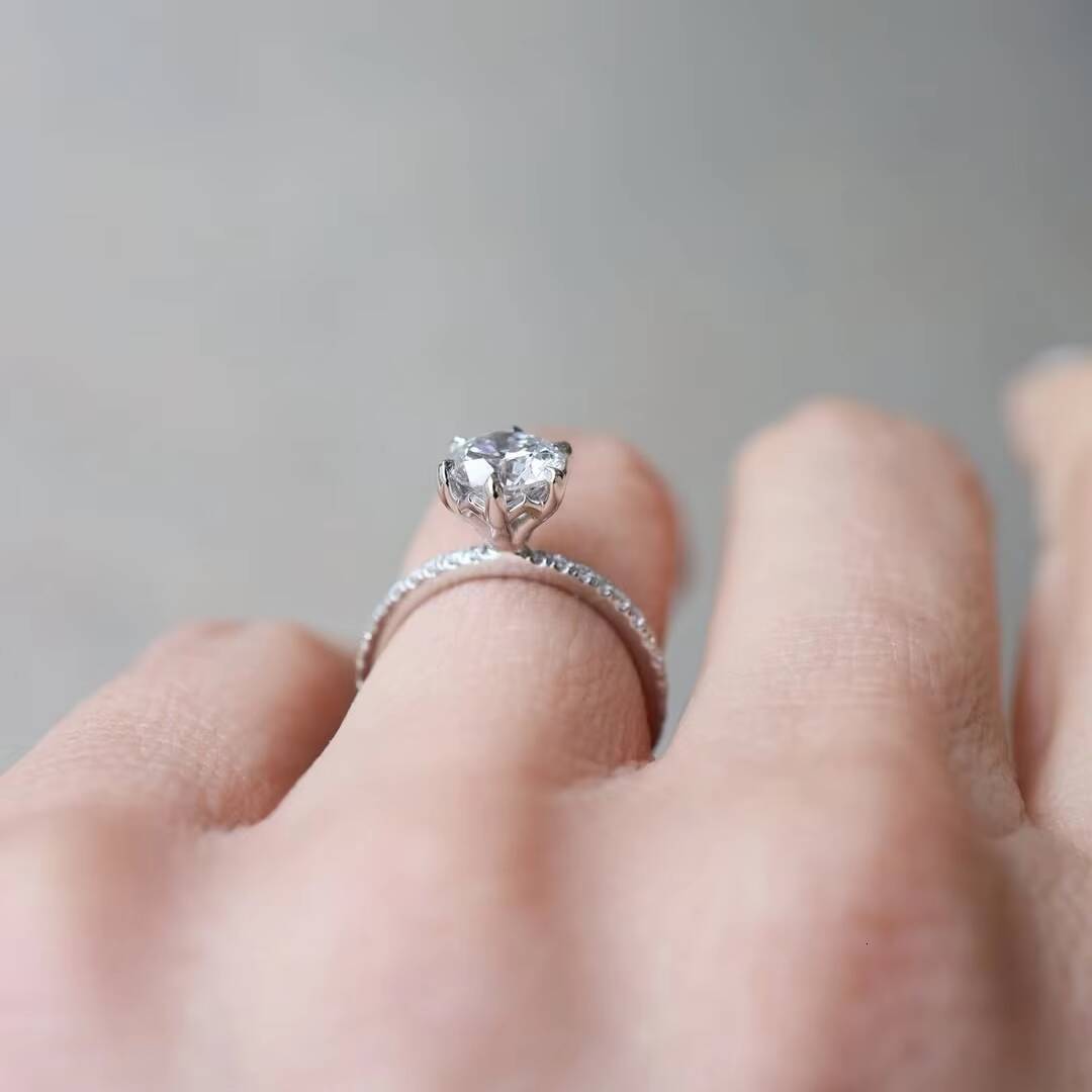 Elegant VVS Moissanite Solitaire Ring for Women 14K/18K White Gold 6 Prongs 65MM 2CT 3CT Round Cut GRA Certificate