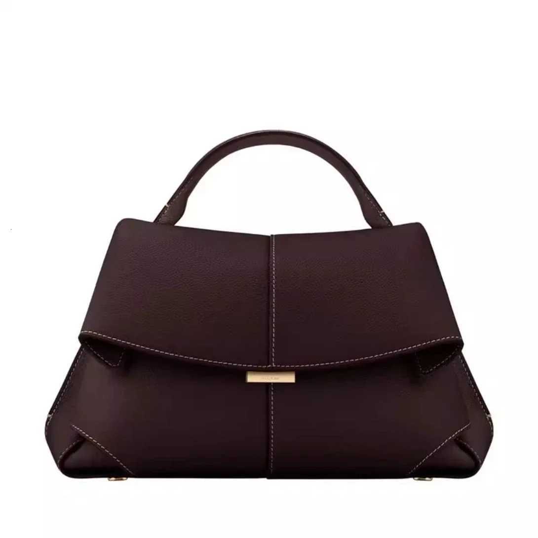 2025 Hot-selling model Popular fashion series 2024 new womens bag European and American fashion leather pleated womens handbag X251104