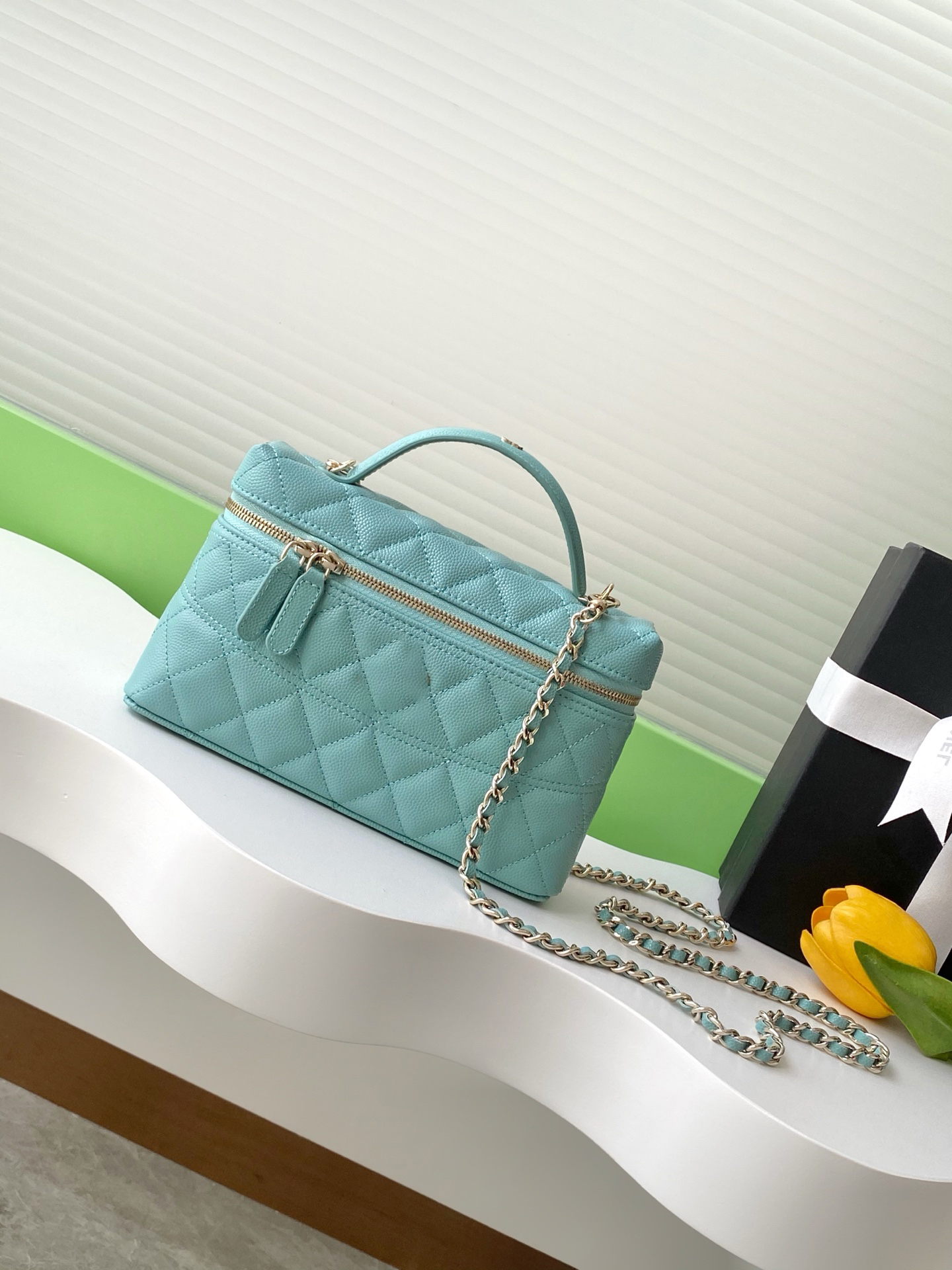 L110403 Minimalist … - image