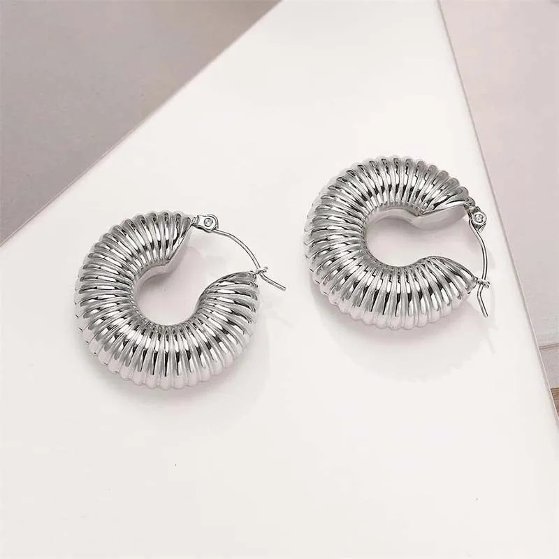 Fashion Gold Plated Round Thick Hoop Earrings for Women Metal Thread Texture Jewelry Gifts 250326