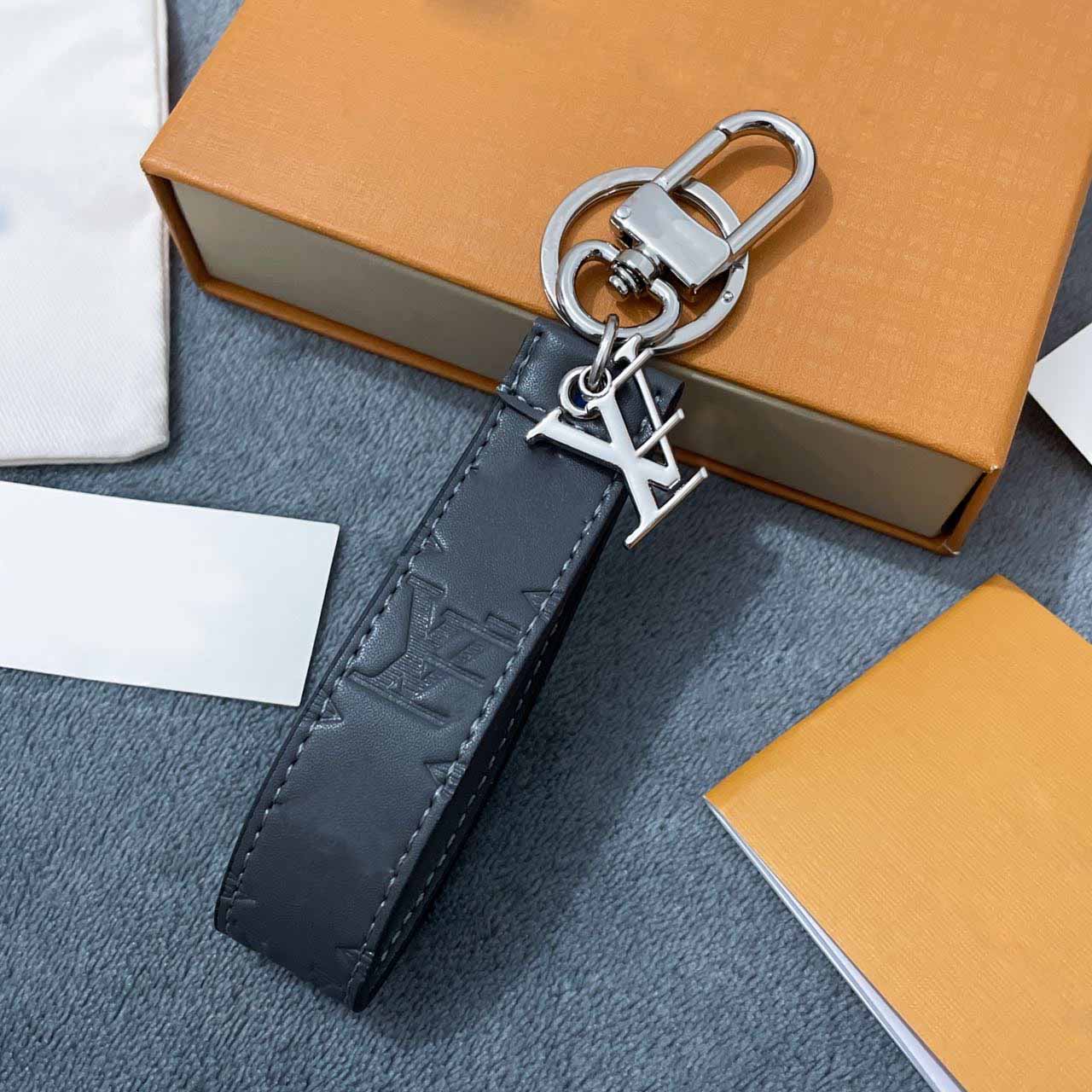 with box Fashion KEY HOLDER Accessories Designer Floral Canvas KeyChain Car Key Chain Ring Charm Pochette Accessoires Name Tag Hot Stamping Stamp top Quality 2X10CM