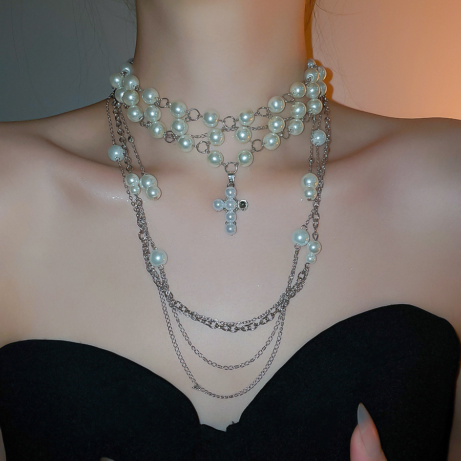 European and American Cross Pendant Pearl Necklace Vintage Elegant High-end Clavicle Chain Light Luxury Niche Jewelry for Women - view 4