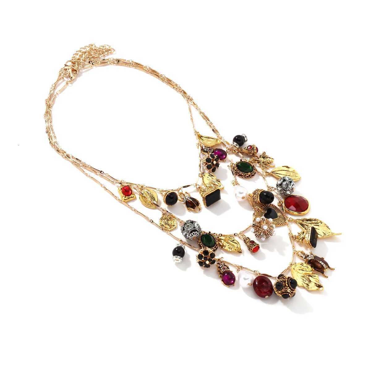 ZAA Multi-layer Woven Heart-shaped Leaf Insect Flower Pendant NecklaceXJ251104