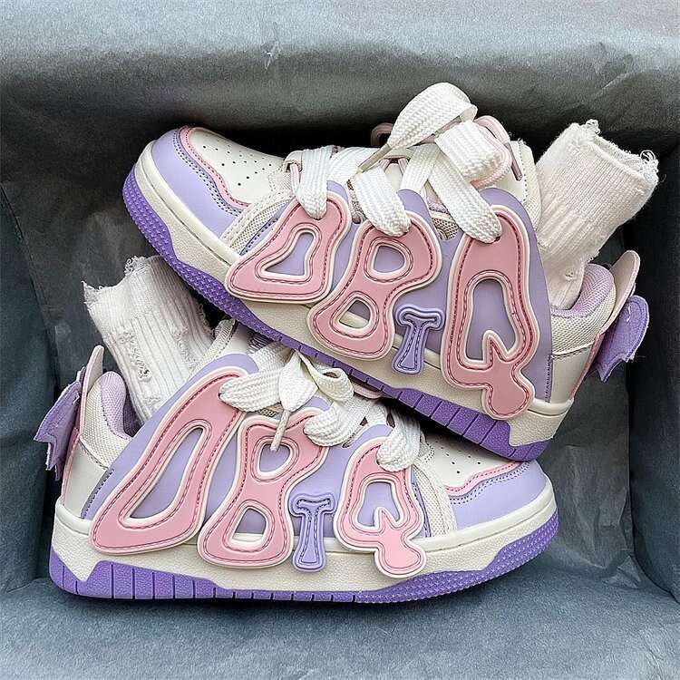 Women's board women's autumn 2023 new sports leisure letter shoes, versatile and niche design, white shoes