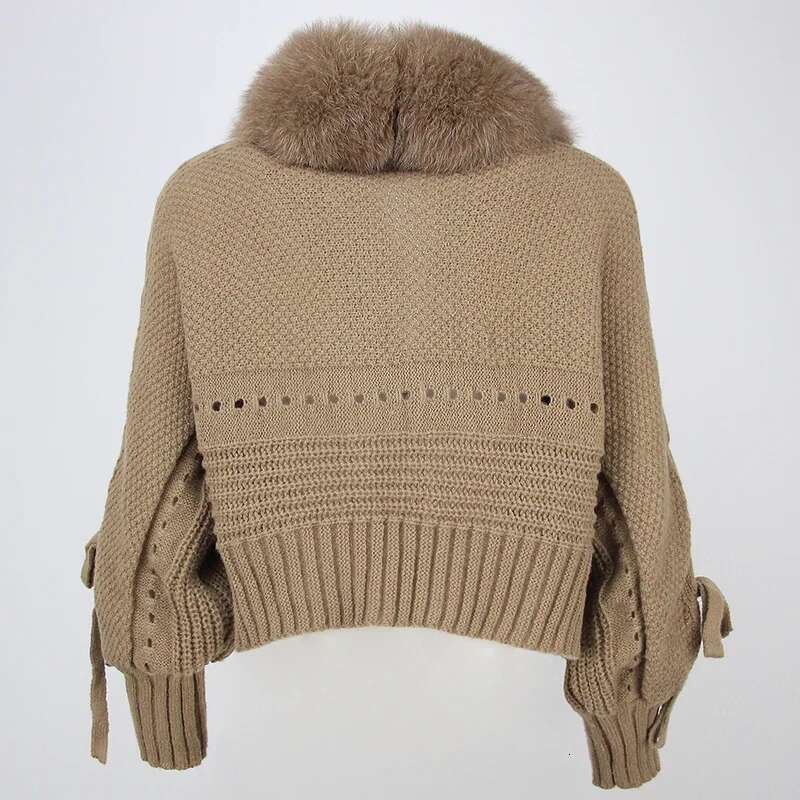 2023 Winter Women Casual Real Fox Collar New Fashion Short Warm Loose Knitted Jacket With Natural Fur Placket Coat