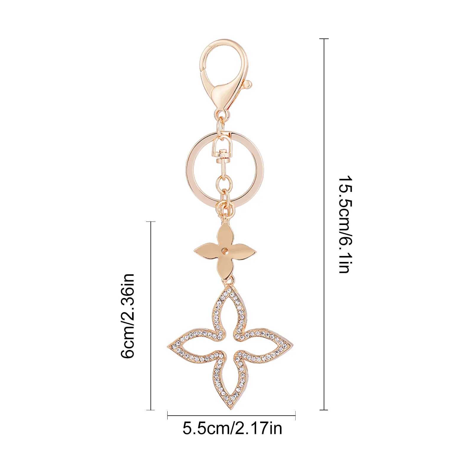 Creative Four-Leaf Clovear Car Keychain Pendant Fashion Beauty Bag Hanging Home Decoration Accessories 1pcs C251104