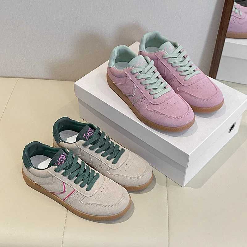 designer artificial suede womens sports shoes flat casual running shoes classic and fashionable womens shoes spring/summer 2025 Z250403