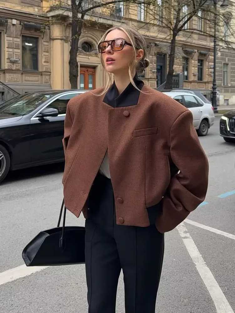 HH Womens Autumn Chic Fashion Elegant Shoulder Pad Spliced Short Jacket Female Simple Elegant Stand Collar Long Sleeve Jacket J251103