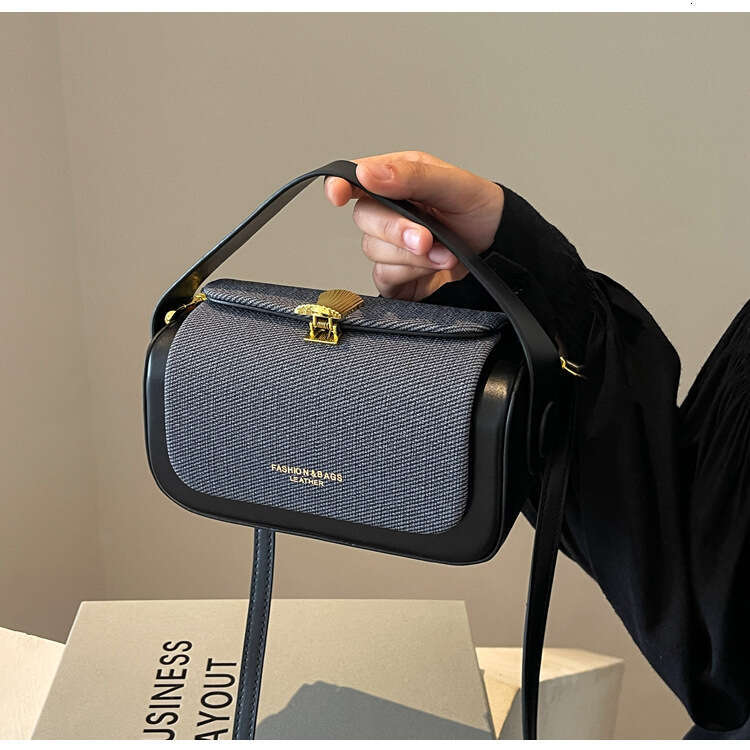 Minimally contrasting small square bag, women's new fashionable handbag, versatile single shoulder crossbody bag