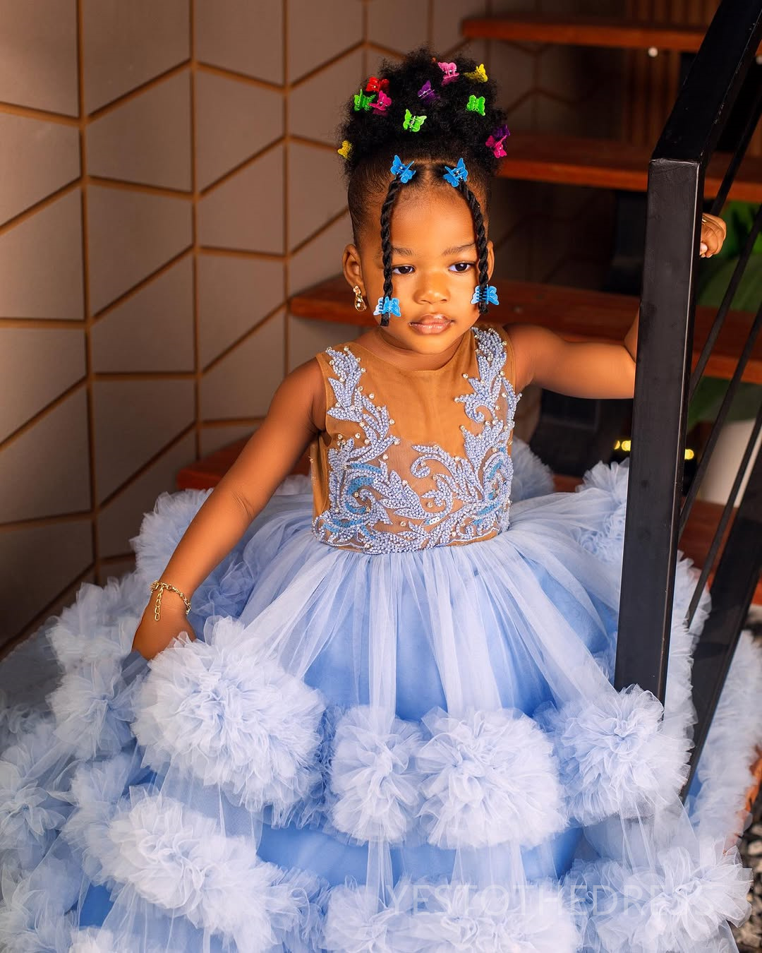 2025 Aso Ebi Blue Flower Girl Dresses Children Birthday Dress Illusion Feather Sheer Neck Appliqued Lace Tiered Tulle Princess Queen Ball Gown For Mar