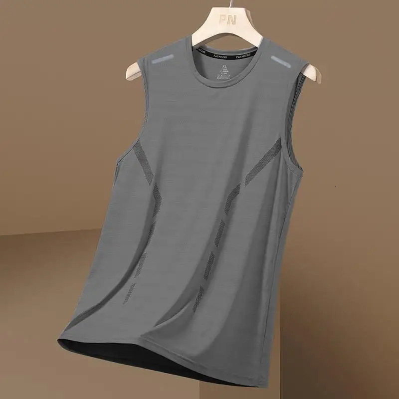 Sports Quick Dry Sleeveless T-Shirt For Men Summer Men Basketball Gym Clothing Breathable Lightweight Plus Size O-neck Tank 250402
