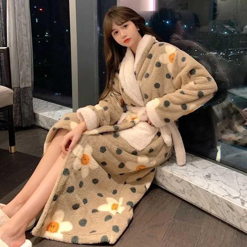 Designer Winter New Kimono Robe Womens Coral Velvet Thickened Bathrobe Extra Long Female Flannel Dressing Gown Loose Home Clothes Y251104