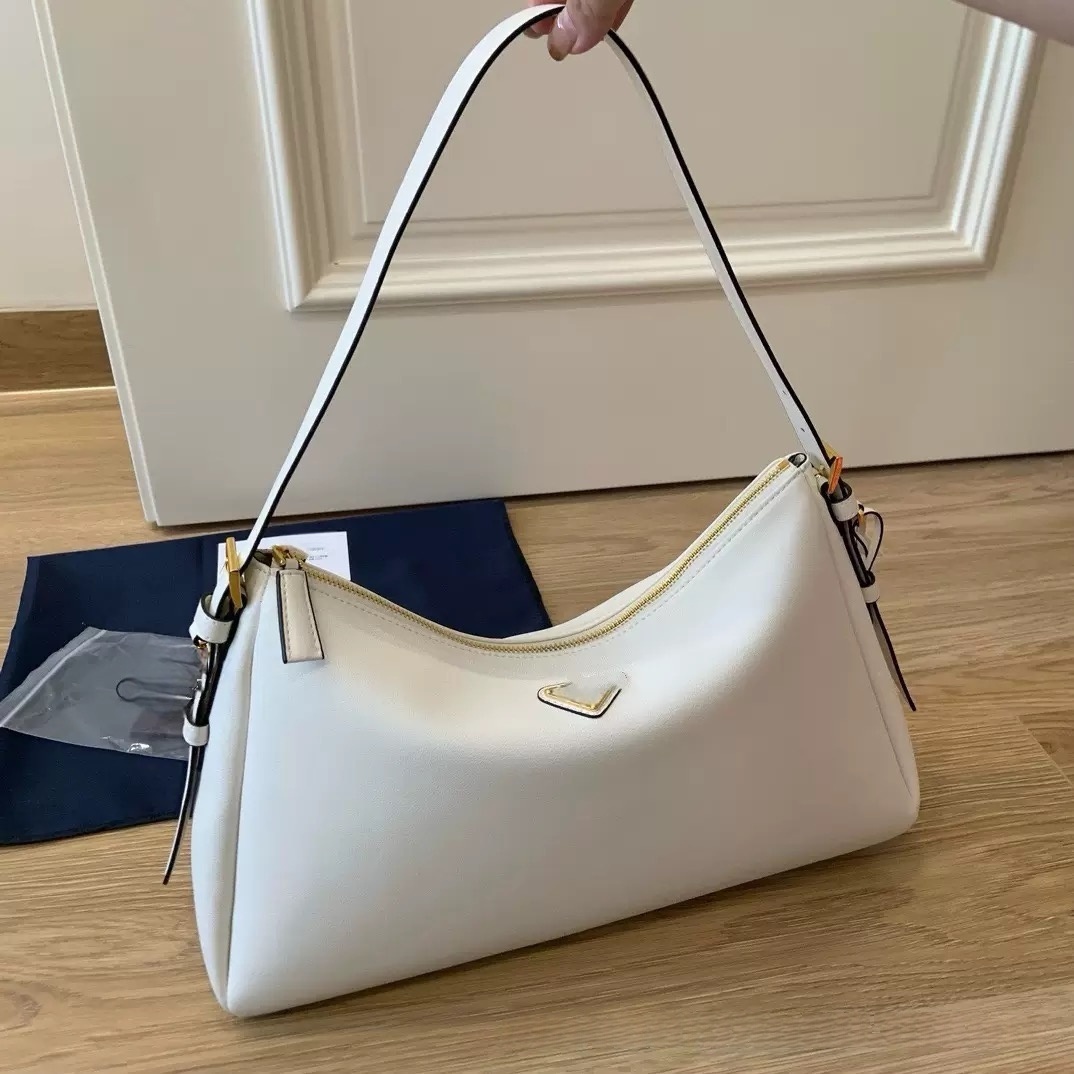 High quality Large Soft Leather Shoulder Bag with Adjustable Strap and Spacious Interior 39cm