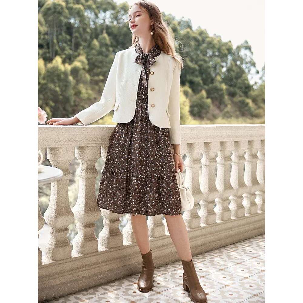 Autumn Short Coat for Women New French Small Fragrance Wide-waist O-Neck Female Cardigan