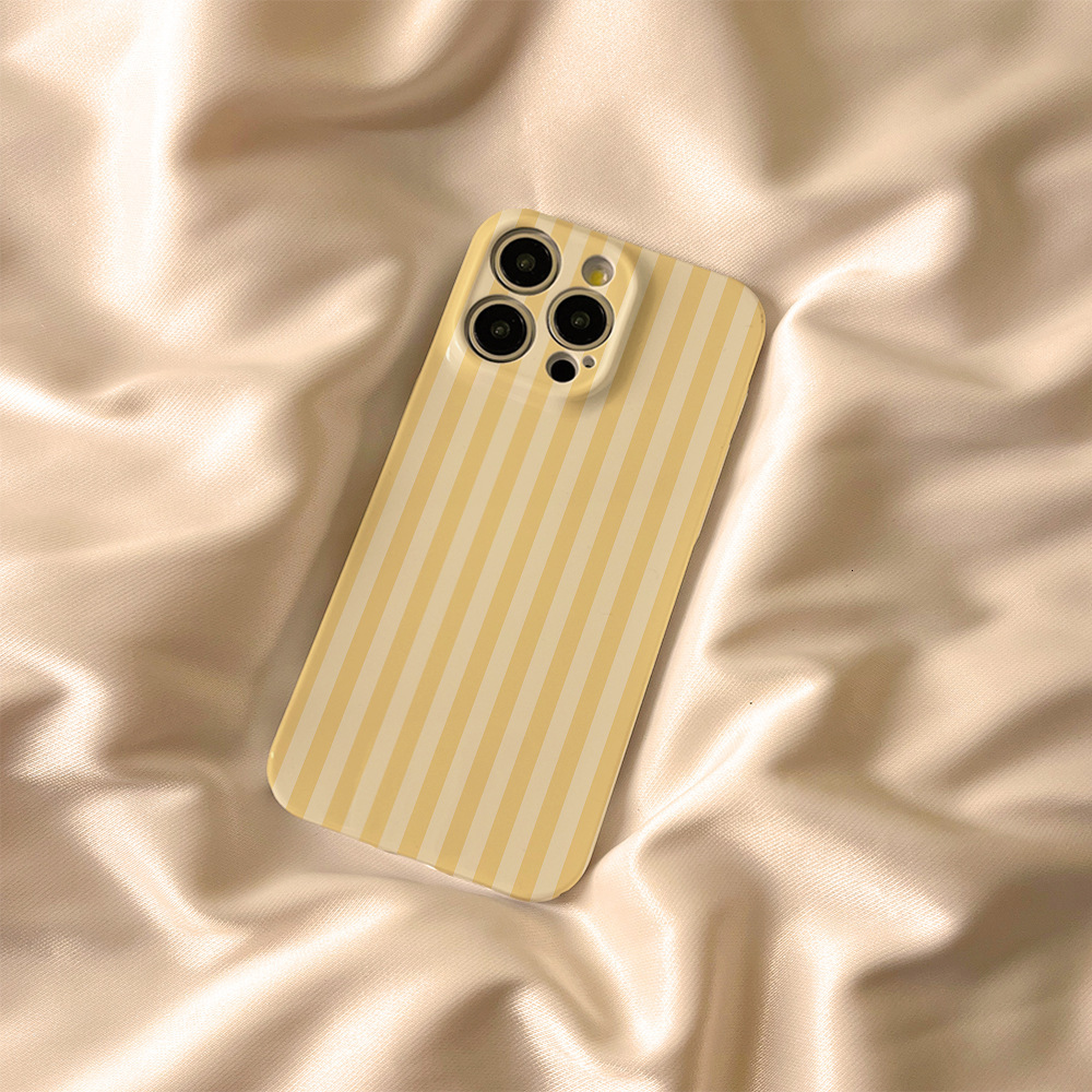 New Fashion Film Precision Hole Full Coverage Phone Case Large Hole Full Coverage Fashion Phone Case Suitable for Apple Phone Cases