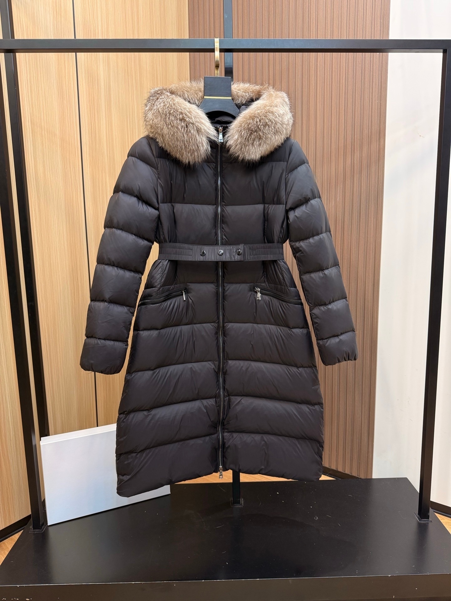 New autumn/winter style, women's fitted waist hooded long down jacket with fur collar
