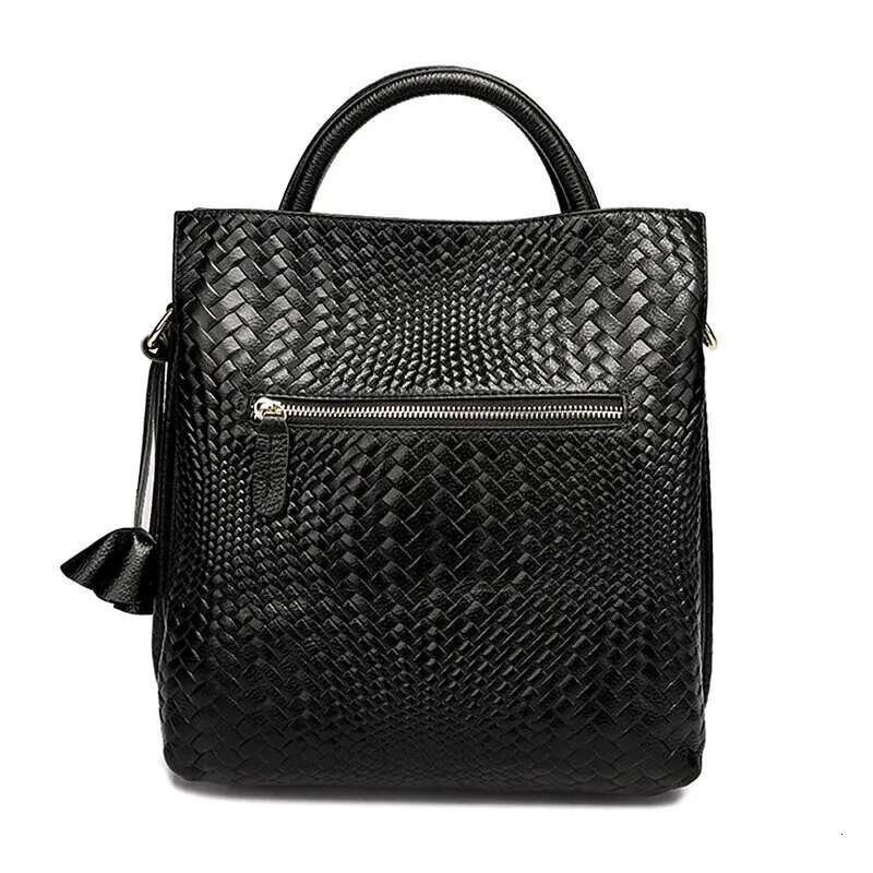 Aidrani A Black Women's Handbag Made Of High-Quality Cowhide Material With Woven Patterns And Emed Patterns, Featuring A La