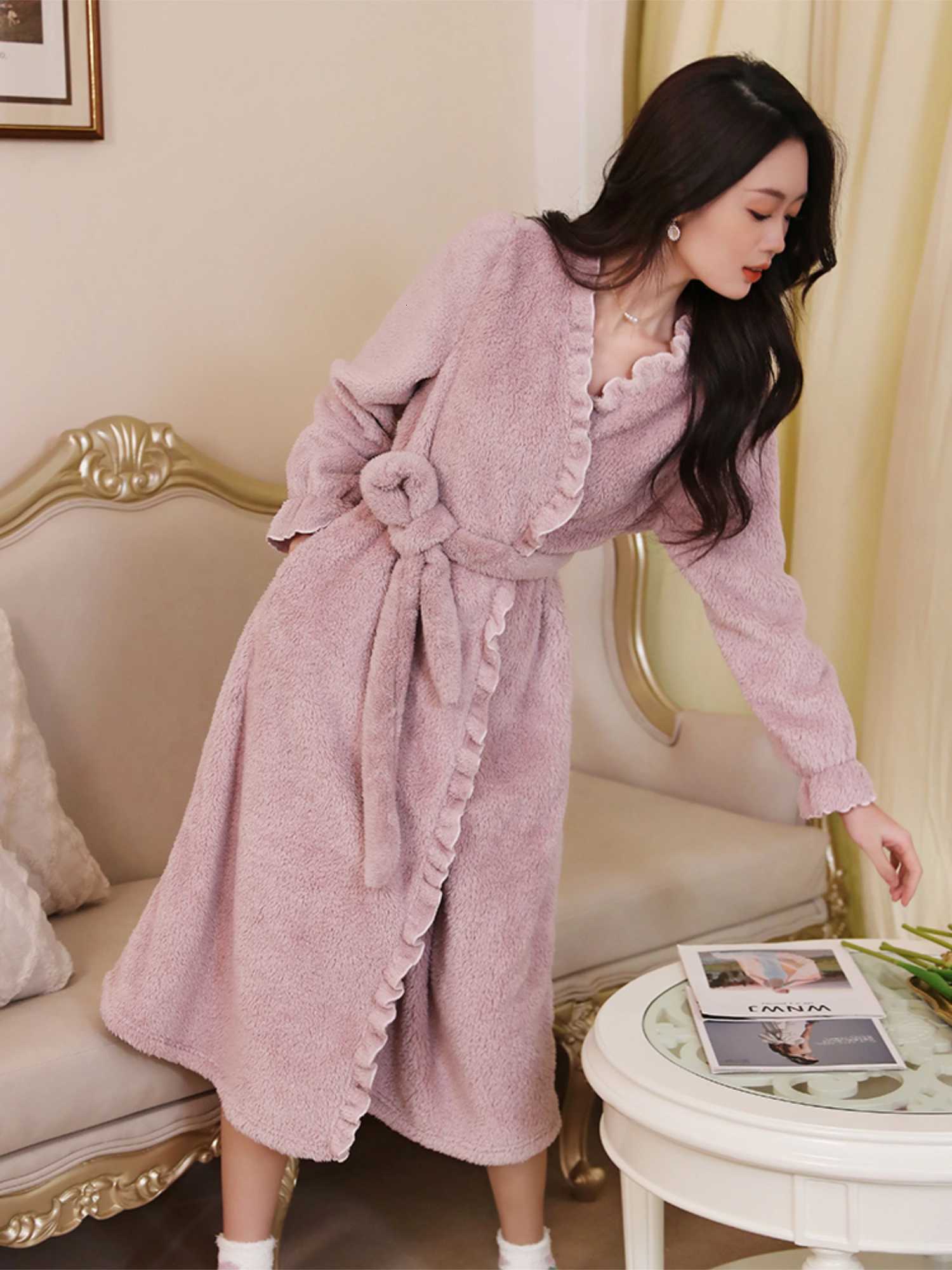 Winter Coral Fleece Robes Women Solid Ruffles Plush Plus Velvet Thicker Sleepwear Soft Comfortable Long Bathrobe Females Simple C251104