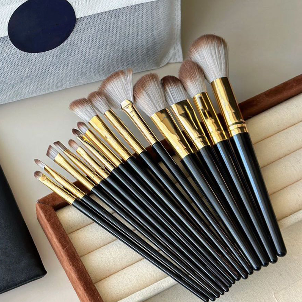 2025 New Designer Letter Logo Brush Makeup Tool 14pcs/set with Leather Storage Case Girl Valentine's Day Birthday Gift