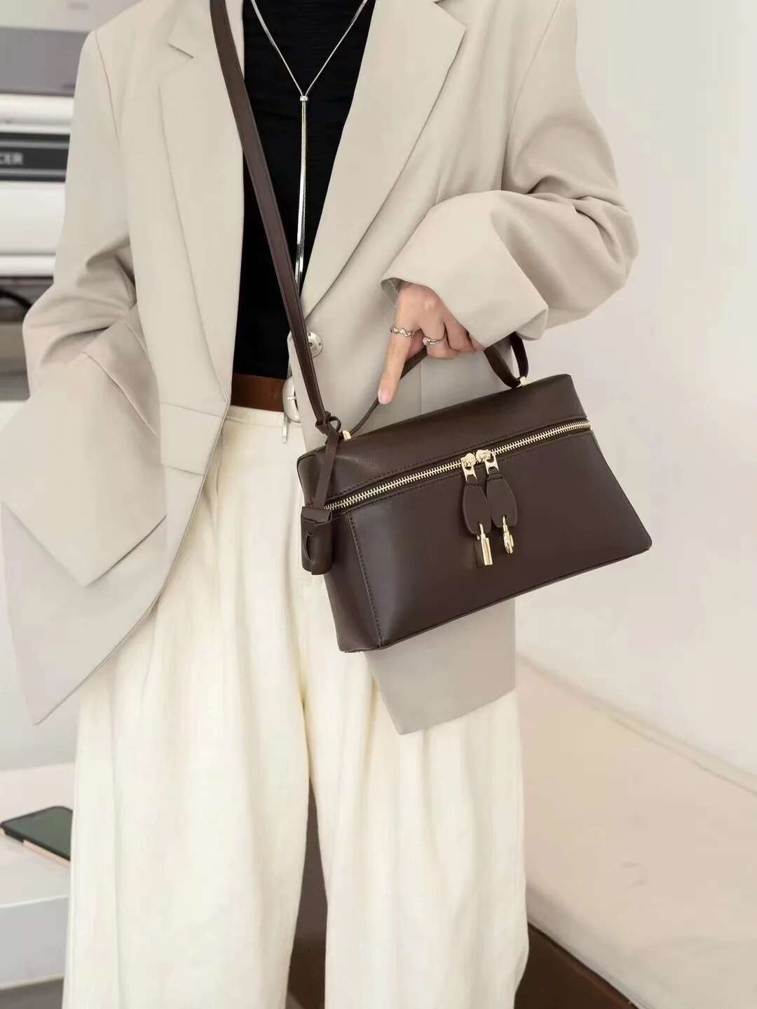 2025 New Small Square Baotou Layered Leather Women's Handbag Single Shoulder Crossbody Bag