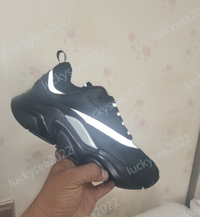 New Arrival Shoes Black Sports Shoes Fashionable Comfortable Lightweight Casual Shoes Old Man Women Shoes Flats Sneaker SKUB222025