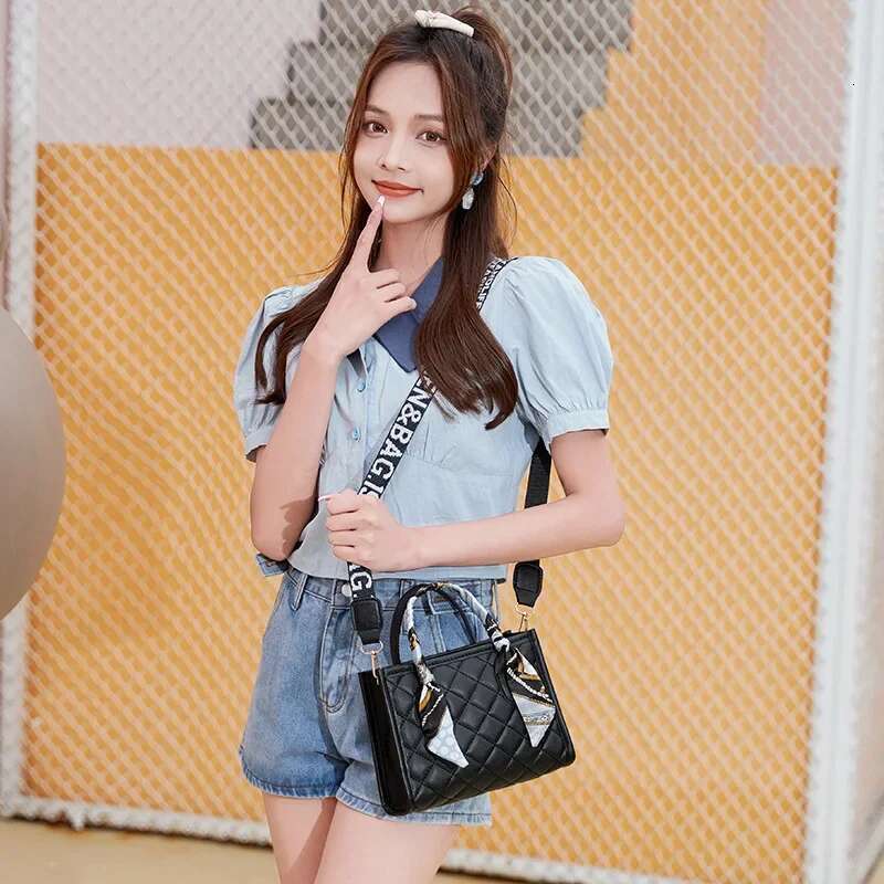 New Fashionable trend Casual Embroidered Scarf with Small Square Shoulder Strap Letter Printed Ten Font Designer Women s Bag trend Trendy Shoulder Bag