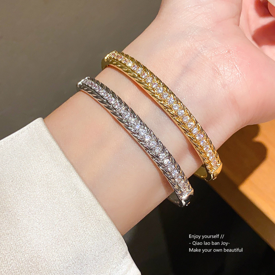 Gold Toned Bangle With Crystal And Braided Textures Delicate Daily And Luxurious Jewelry Gift For Her High Quality And Elegant Accessory Versatile Bou